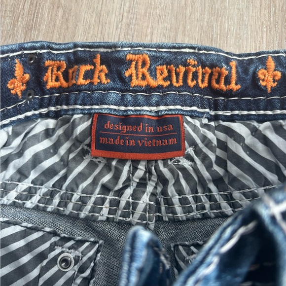 Rock revival Distressed Blue Jeans NWOT - Picture 8 of 10